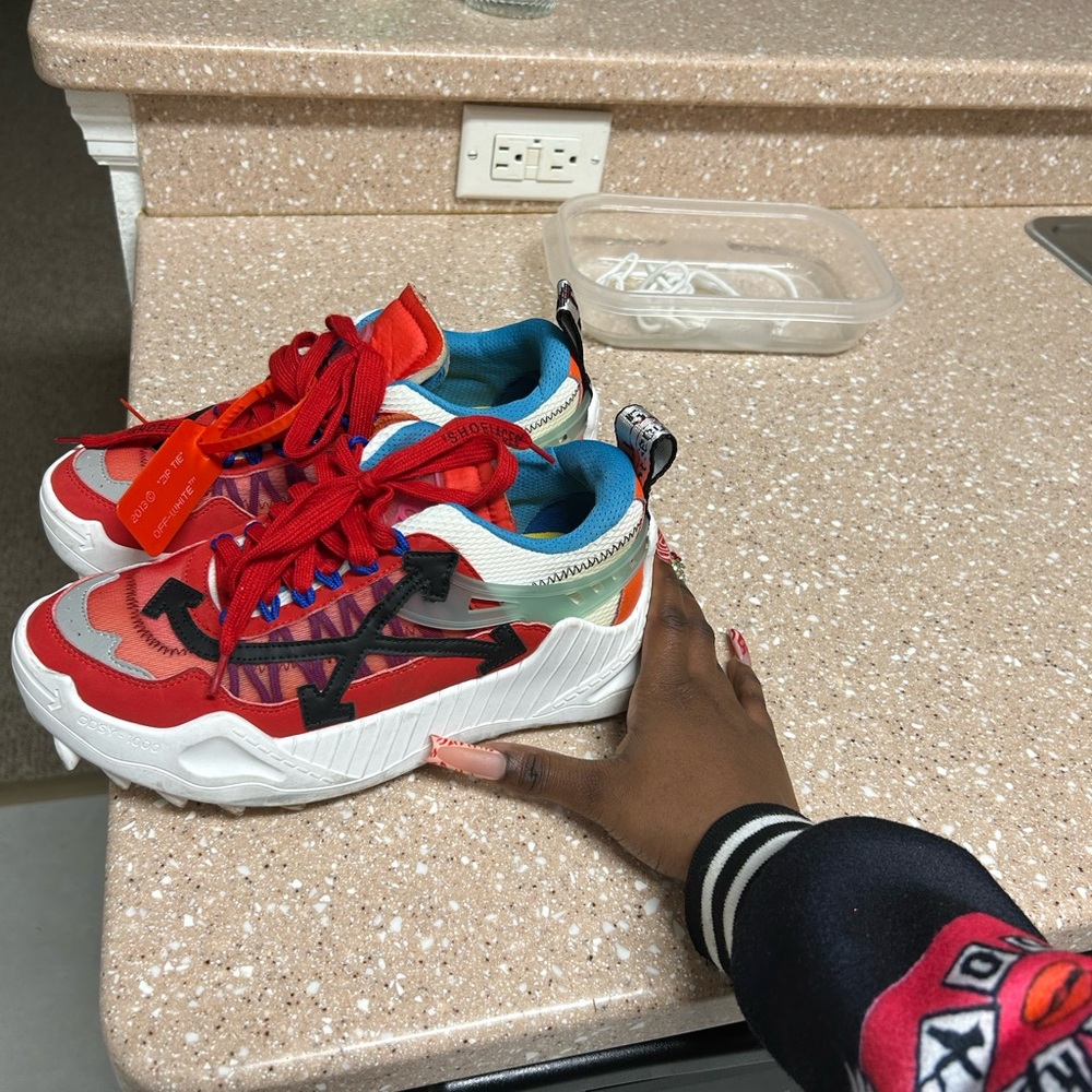 Off-White Sneakers.